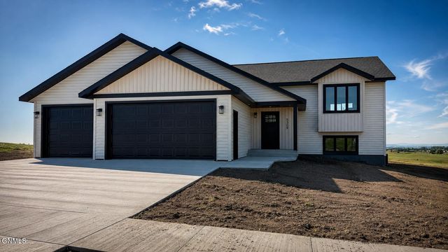 5309 Welder Avenue, Bismarck, ND 58503 property photo