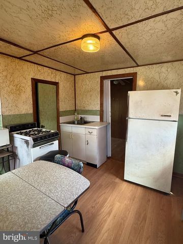 131 LAKESIDE AVE, Franklinville, NJ 08322