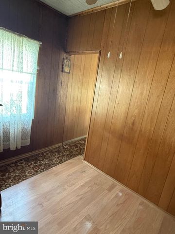 131 LAKESIDE AVE, Franklinville, NJ 08322