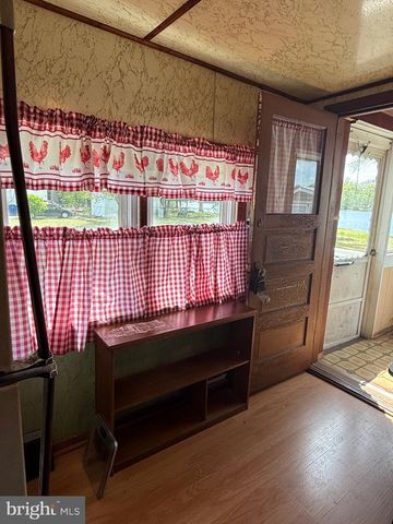 131 LAKESIDE AVE, Franklinville, NJ 08322
