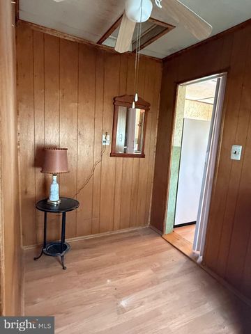 131 LAKESIDE AVE, Franklinville, NJ 08322