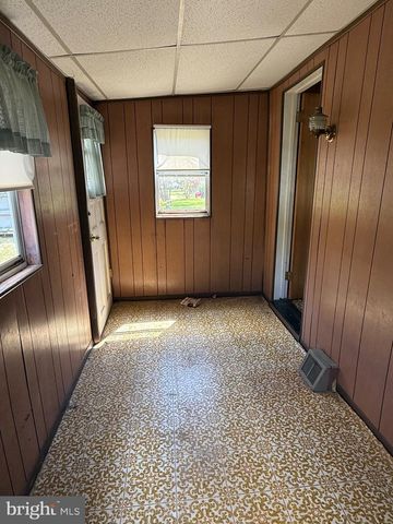 131 LAKESIDE AVE, Franklinville, NJ 08322