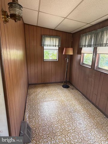 131 LAKESIDE AVE, Franklinville, NJ 08322