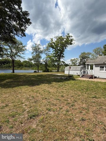 131 LAKESIDE AVE, Franklinville, NJ 08322
