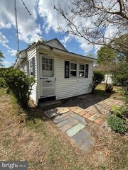 131 LAKESIDE AVE, Franklinville, NJ 08322