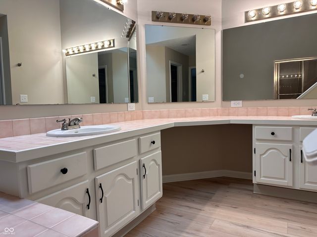 8138 Foxchase Circle, Indianapolis, IN 46256