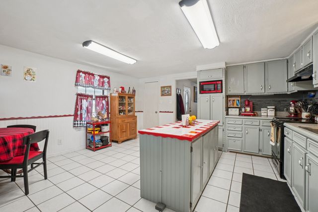 203 Walker Bend Road, Weatherford, TX 76088