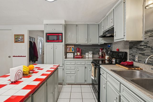 203 Walker Bend Road, Weatherford, TX 76088