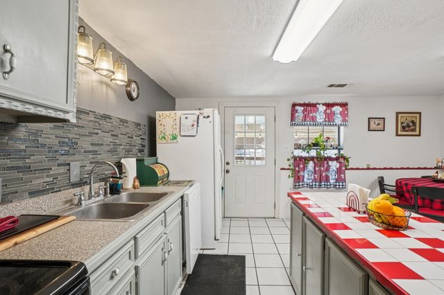 203 Walker Bend Road, Weatherford, TX 76088