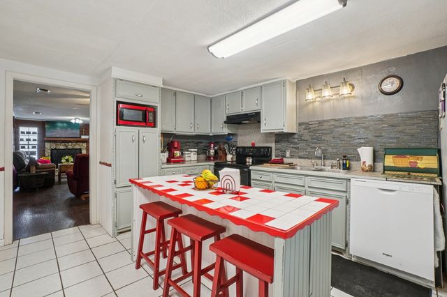 203 Walker Bend Road, Weatherford, TX 76088