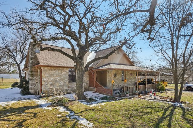 203 Walker Bend Road, Weatherford, TX 76088