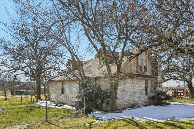 203 Walker Bend Road, Weatherford, TX 76088