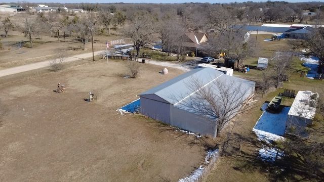 203 Walker Bend Road, Weatherford, TX 76088