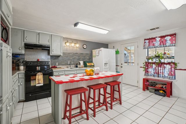 203 Walker Bend Road, Weatherford, TX 76088