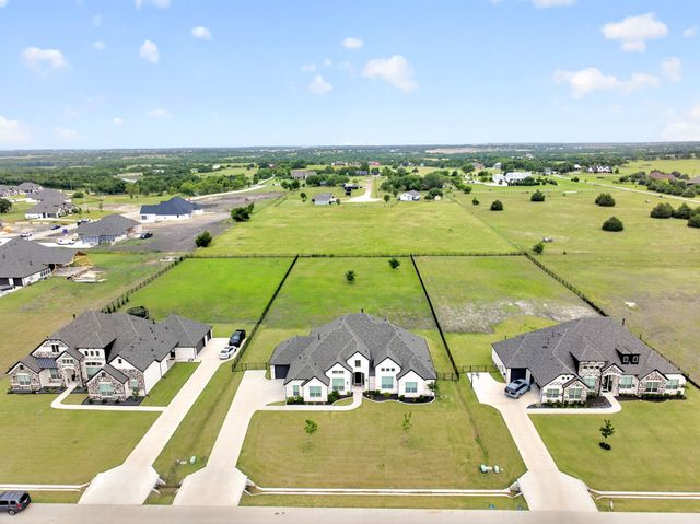 231 Heirloom Drive, Mclendon Chisholm, TX 75032