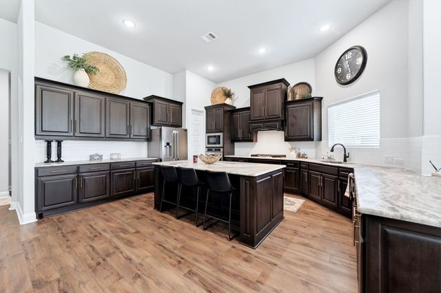 231 Heirloom Drive, Mclendon Chisholm, TX 75032