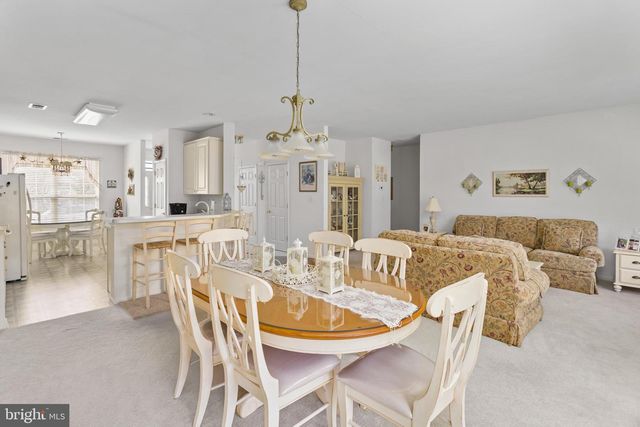 89 CHAMBER LN, Columbus, NJ 08022