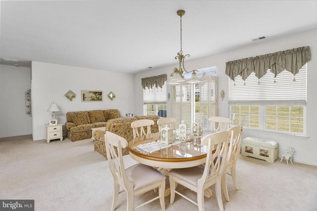 89 CHAMBER LN, Columbus, NJ 08022