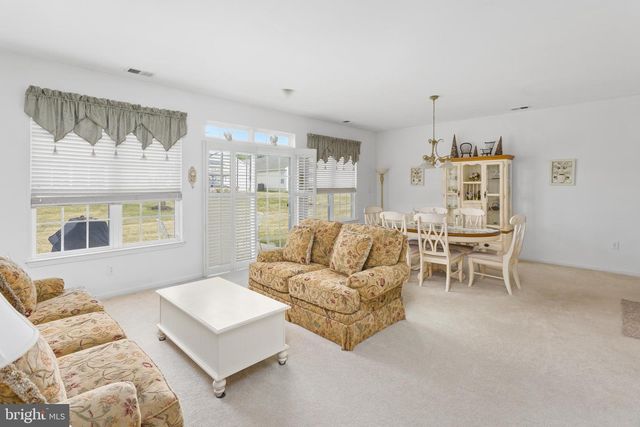 89 CHAMBER LN, Columbus, NJ 08022