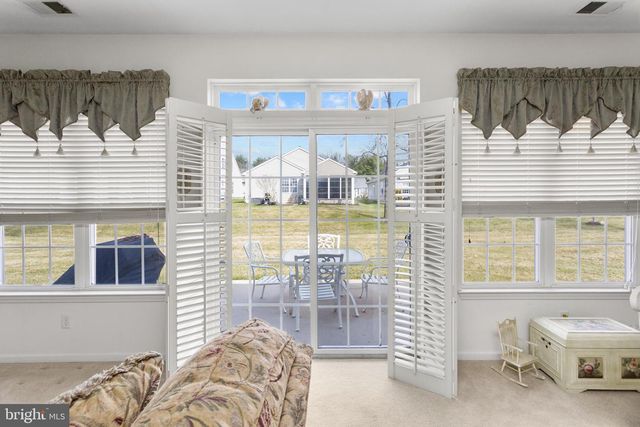 89 CHAMBER LN, Columbus, NJ 08022