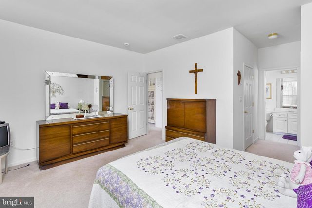 89 CHAMBER LN, Columbus, NJ 08022