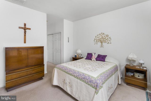 89 CHAMBER LN, Columbus, NJ 08022