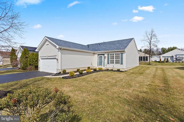 89 CHAMBER LN, Columbus, NJ 08022