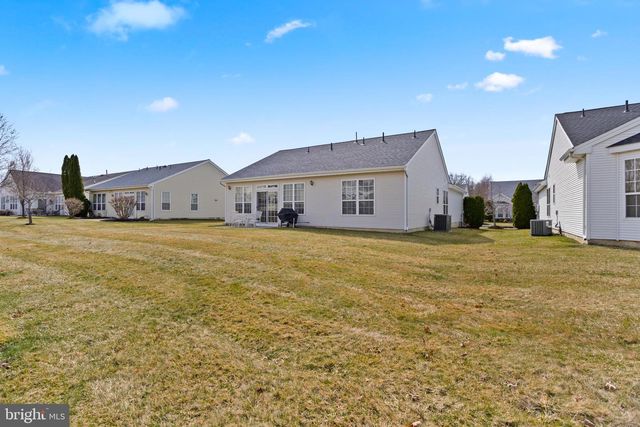 89 CHAMBER LN, Columbus, NJ 08022