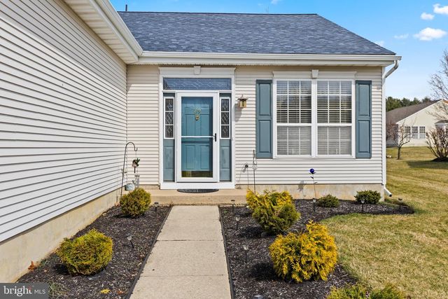 89 CHAMBER LN, Columbus, NJ 08022