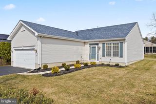 89 CHAMBER LN, Columbus, NJ 08022