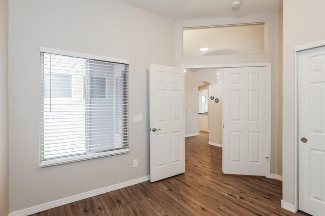 6794 W Quail Avenue, Glendale, AZ 85308