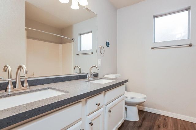 6794 W Quail Avenue, Glendale, AZ 85308