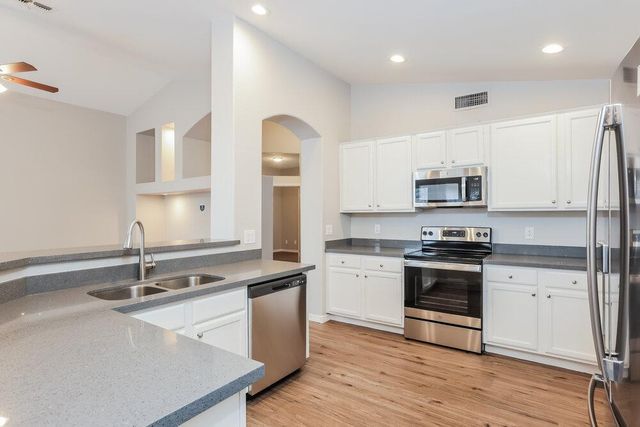 6794 W Quail Avenue, Glendale, AZ 85308