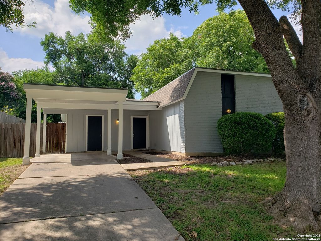 113 Little Oaks, San Antonio, TX 78233