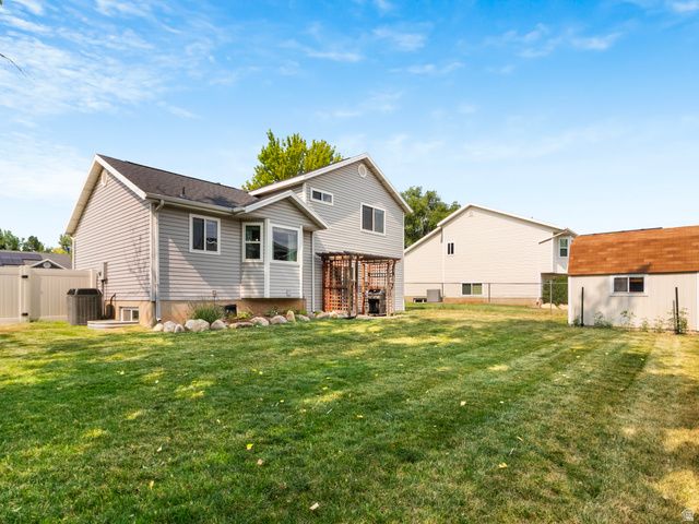 835 W 150 S, Clearfield, UT 84015