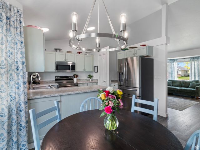 835 W 150 S, Clearfield, UT 84015