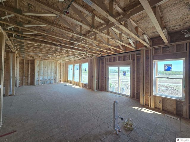 11003 N 159 Avenue, Bennington, NE 68007