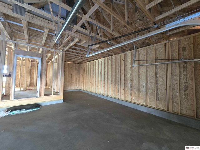 11003 N 159 Avenue, Bennington, NE 68007