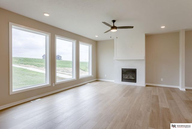 11003 N 159 Avenue, Bennington, NE 68007