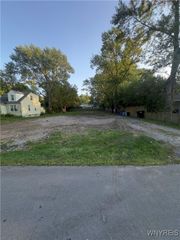 1544 Cox Rd Road, Grand Island, NY 14072