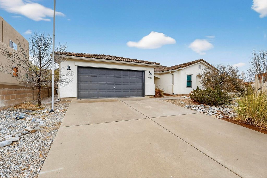 7011 Shane Court NE, Rio Rancho, NM 87144
