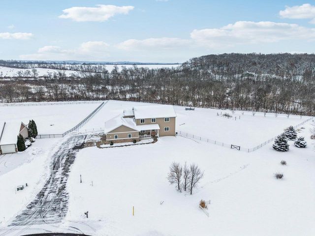 N8544 Story Ridge Court, Belleville, WI 53508