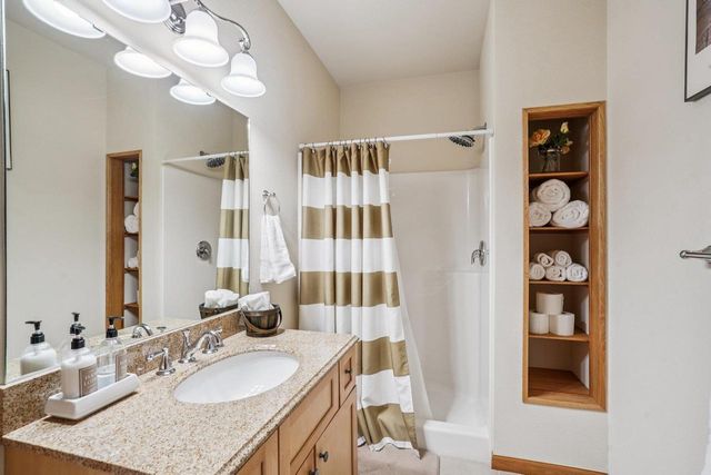 N8544 Story Ridge Court, Belleville, WI 53508