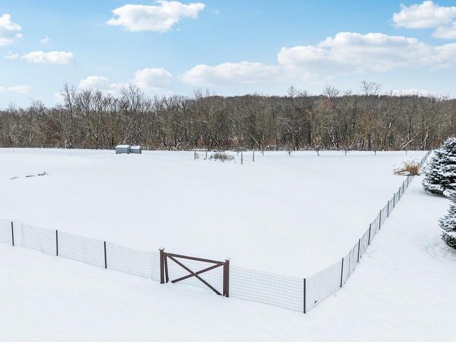 N8544 Story Ridge Court, Belleville, WI 53508