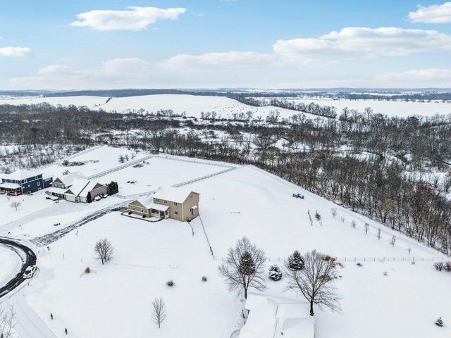 N8544 Story Ridge Court, Belleville, WI 53508