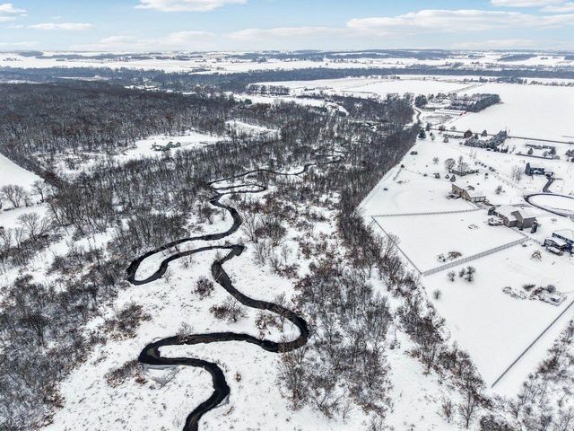 N8544 Story Ridge Court, Belleville, WI 53508