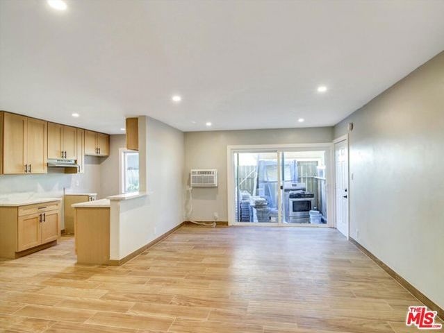 8415 Willis Avenue, Panorama City (los Angeles), CA 91402