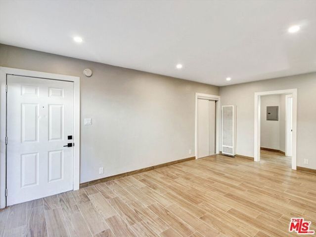 8415 Willis Avenue, Panorama City (los Angeles), CA 91402