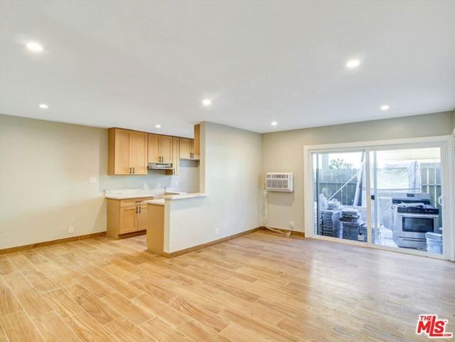 8415 Willis Avenue, Panorama City (los Angeles), CA 91402