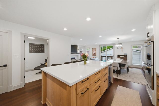 6057 N Tripp Avenue, Chicago, IL 60646
